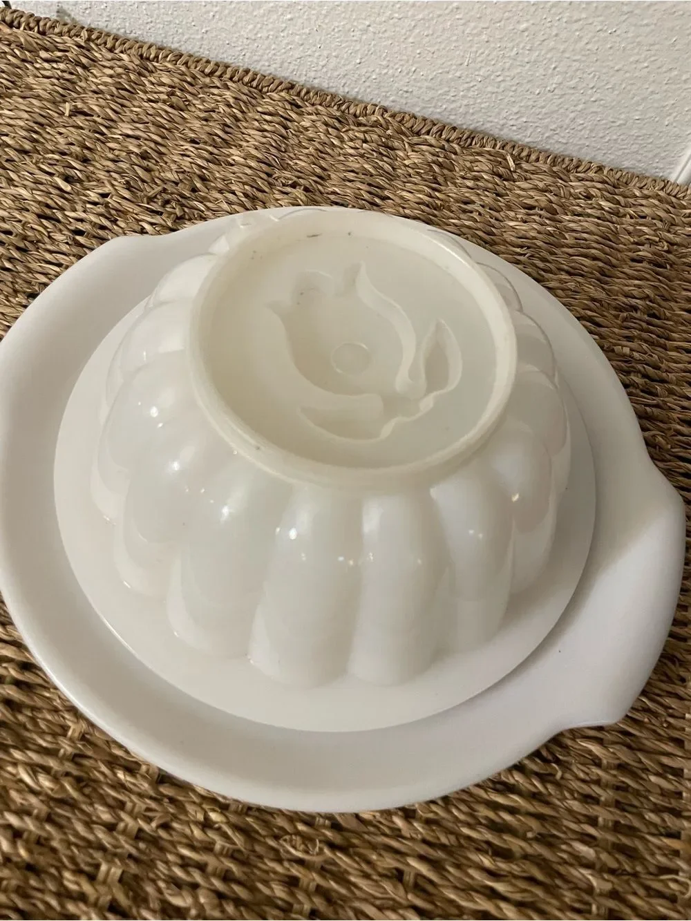 Vintage White Tupperware Jello Mold with 4 Lids Heart Star Christmas Tree Flower
